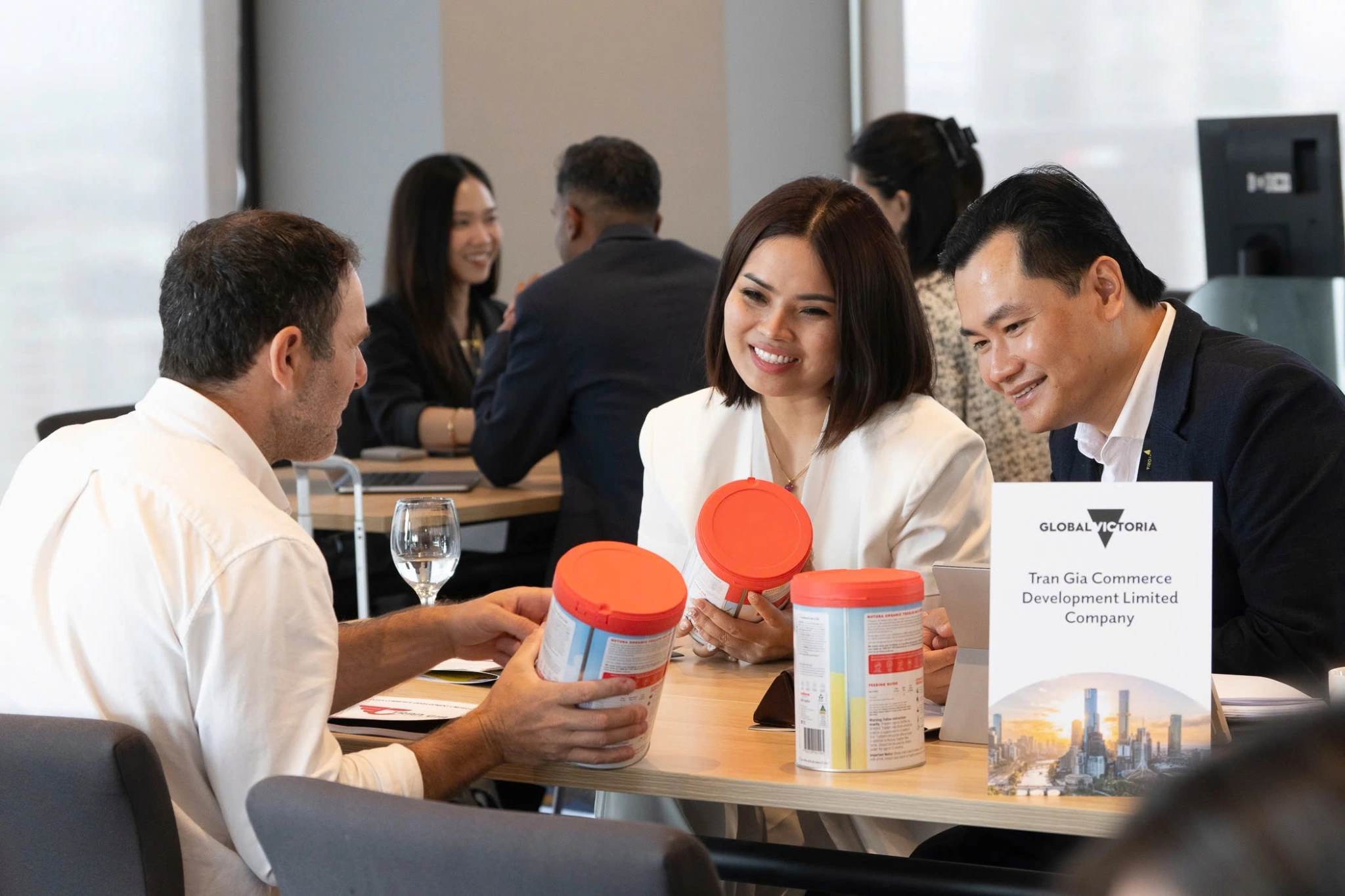 CEO Phạm Thị Khuyên và phái đoàn làm việc chi tiết về lộ trình hợp tác tại Global Victoria.