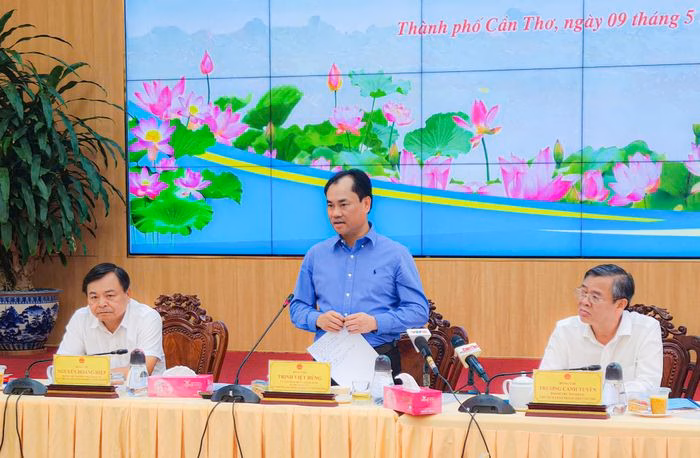 Bộ trưởng Trịnh Việt Hùng yêu cầu các tỉnh phối hợp liên vùng để thực hiện mục tiêu thích ứng chủ động.