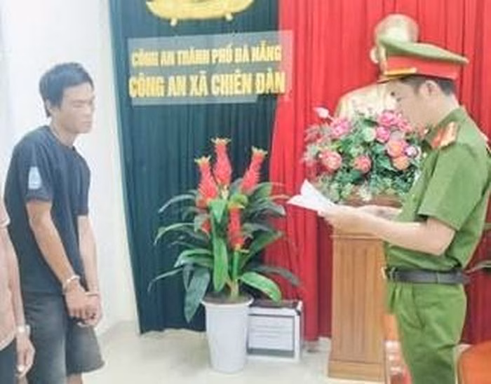 Công an xã Chiên Đàn thực hiện công tác rà soát đối tượng nghi vấn tái nghiện ma túy