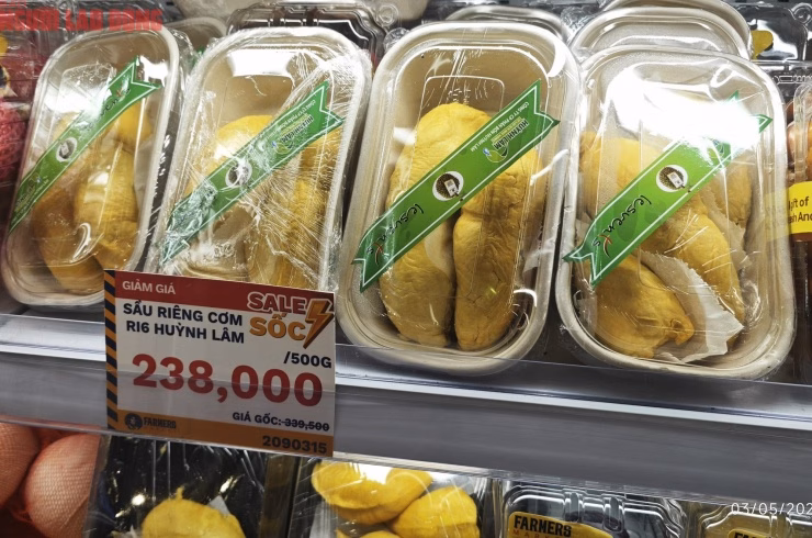 Dù giá sầu riêng bán lẻ đã giảm so với trước, nhưng vẫn cao so với nhiều người tiêu dùng