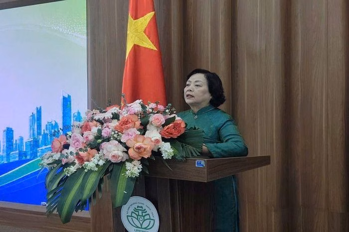TS. Lê Thị Bích Thuận giới thiệu các giải pháp công nghệ mới cho đô thị xanh.
